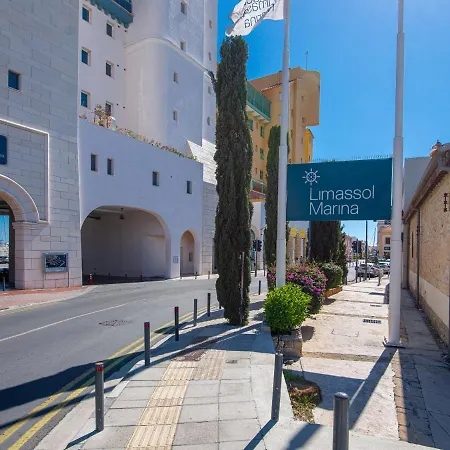 شقة Wonderful Vacation For Up To Six Guests With Balcony All Yours *