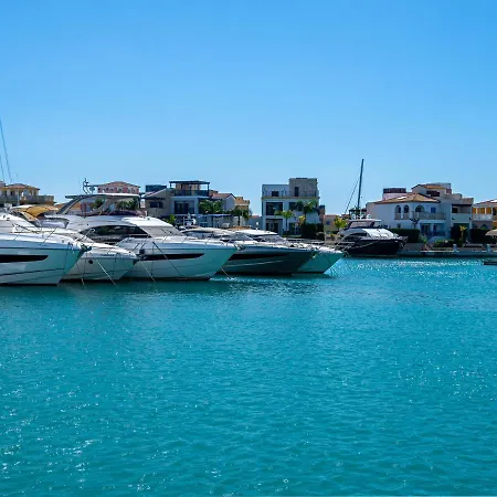شقة Wonderful Vacation For Up To Six Guests With Balcony All Yours ليماسول
